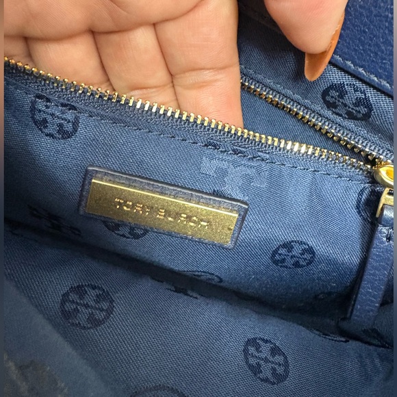 Tory Burch Harper Dark Navy Blue Embossed Crossbody - Picture 9 of 14